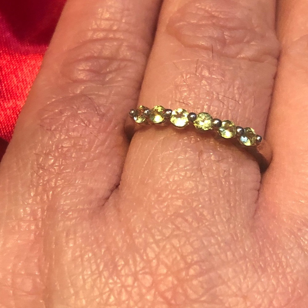 Vintage peridot band ring 925